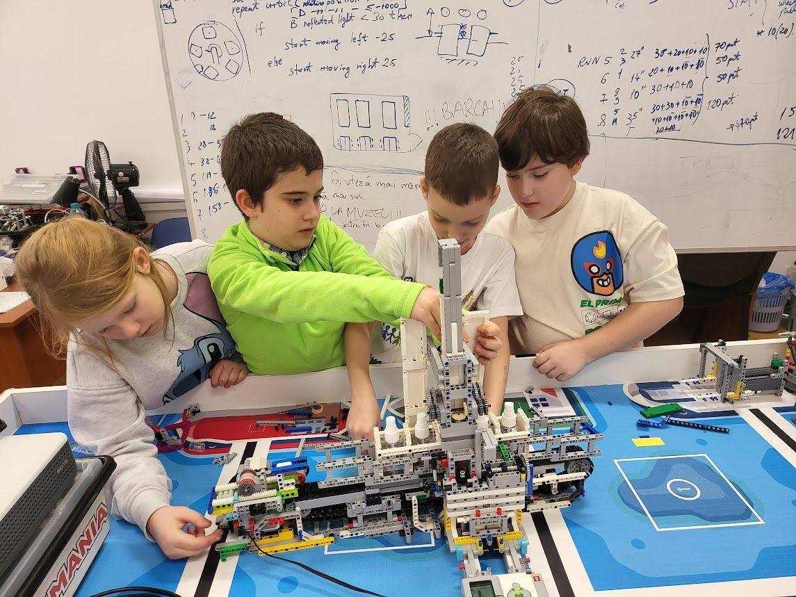 Curs de robotică RObot Academy